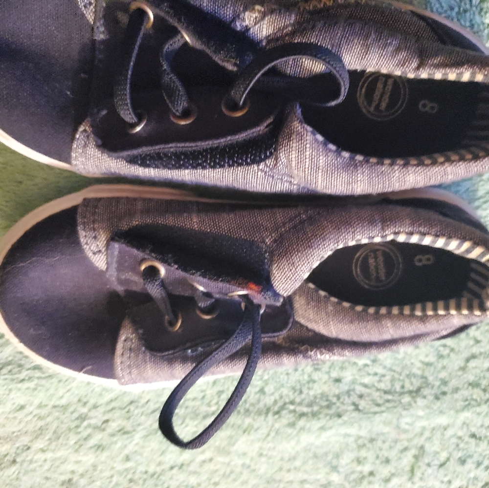Shoes - Picture 4 of 8